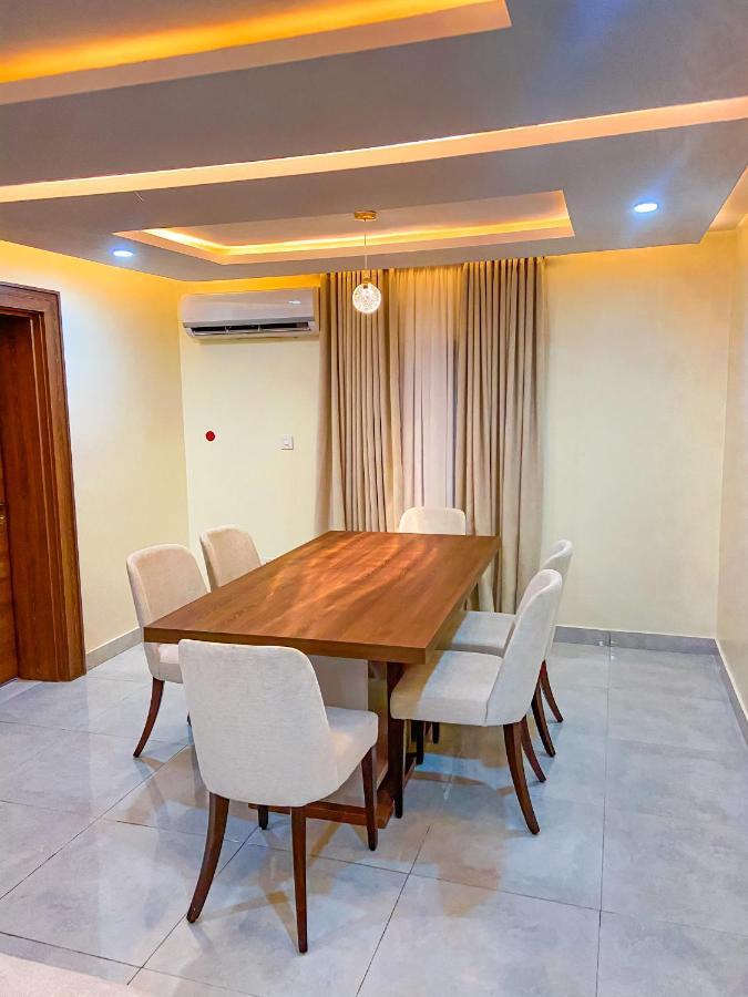 Plush Hotel,Αμπούζα Εξωτερικό φωτογραφία