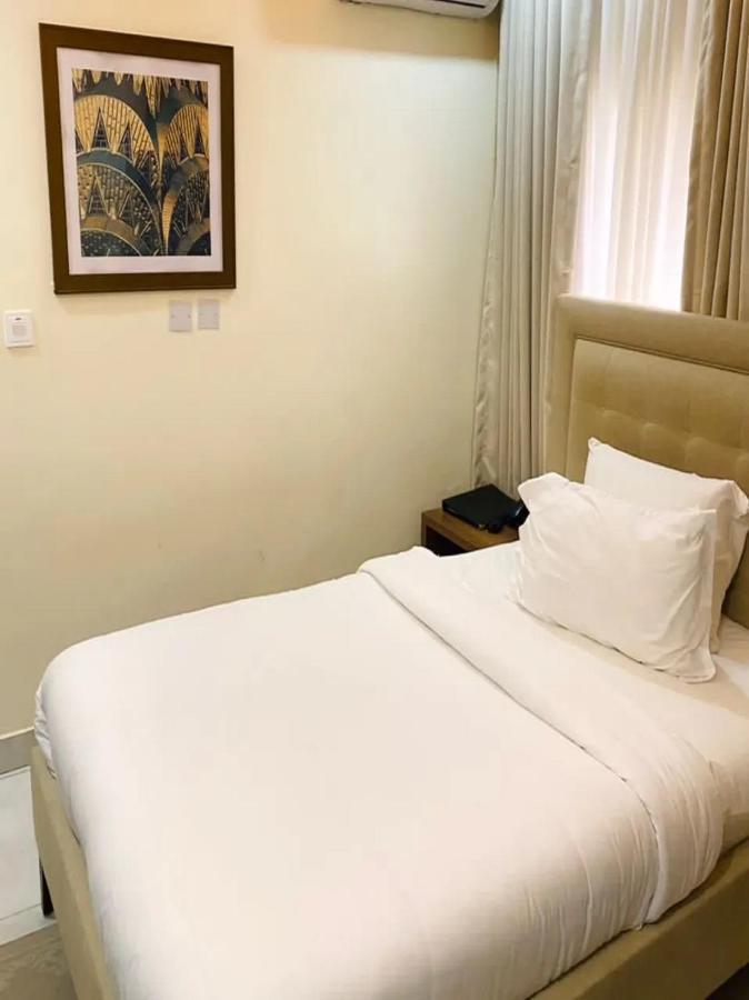 Plush Hotel,Αμπούζα Εξωτερικό φωτογραφία